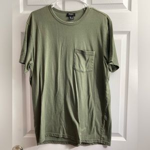 NWOT short sleeve tee shirt size Lrg